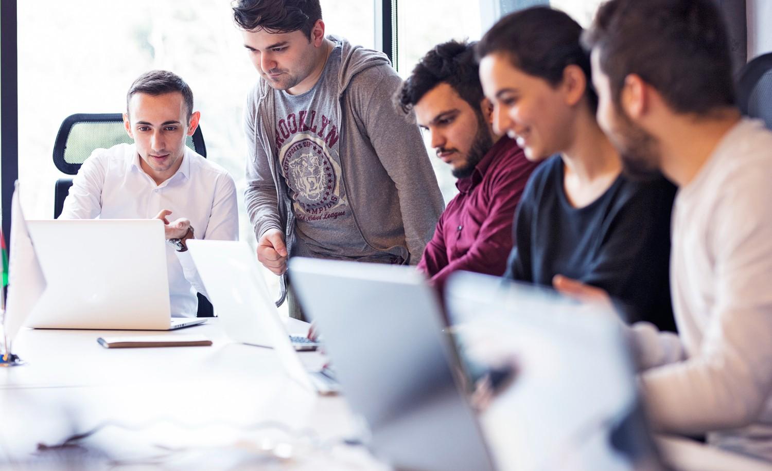 Hire Python Developers Oman | Expert Python Programmers for Hire