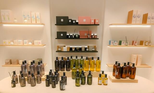Zoho POS for cosmetics and beauty stores
